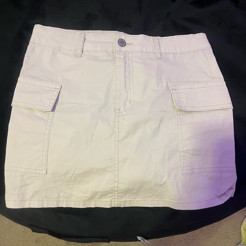 White pencil skirt